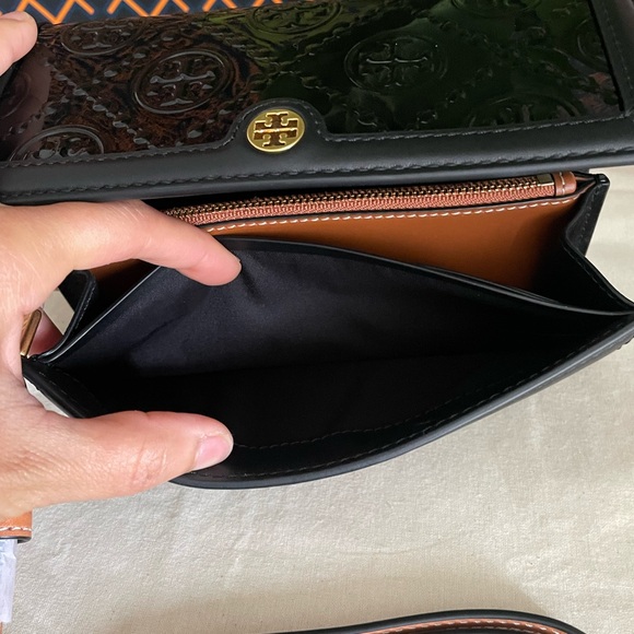 New✨ tory burch T monogram patent embossed wallet crossbody - Picture 11 of 16